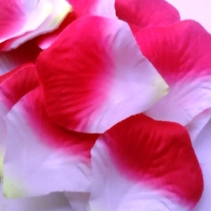 Лепестки роз, ткань  5,5 х 4,5 см, 144 шт бело- фуксия