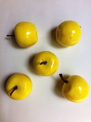 Яблоко желтое 3 см упаковка 10 шт