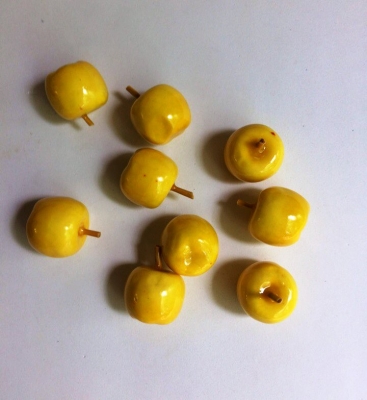 Яблочки маленькие 1,5 - 2 см  упаковка 10 шт желтое