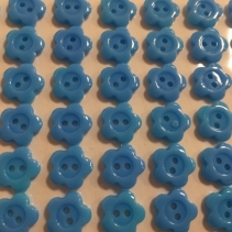 Пуговки для скрапбукинга на клейкой основе Цветок 10 мм 77 шт голубые