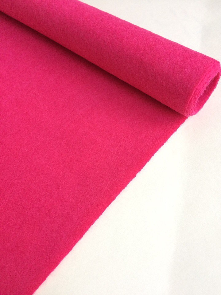 Фетр мягкий рулонный  1 мм ширина 85 см цена указана за метр ( 85 х 100 см ) ярко розовый