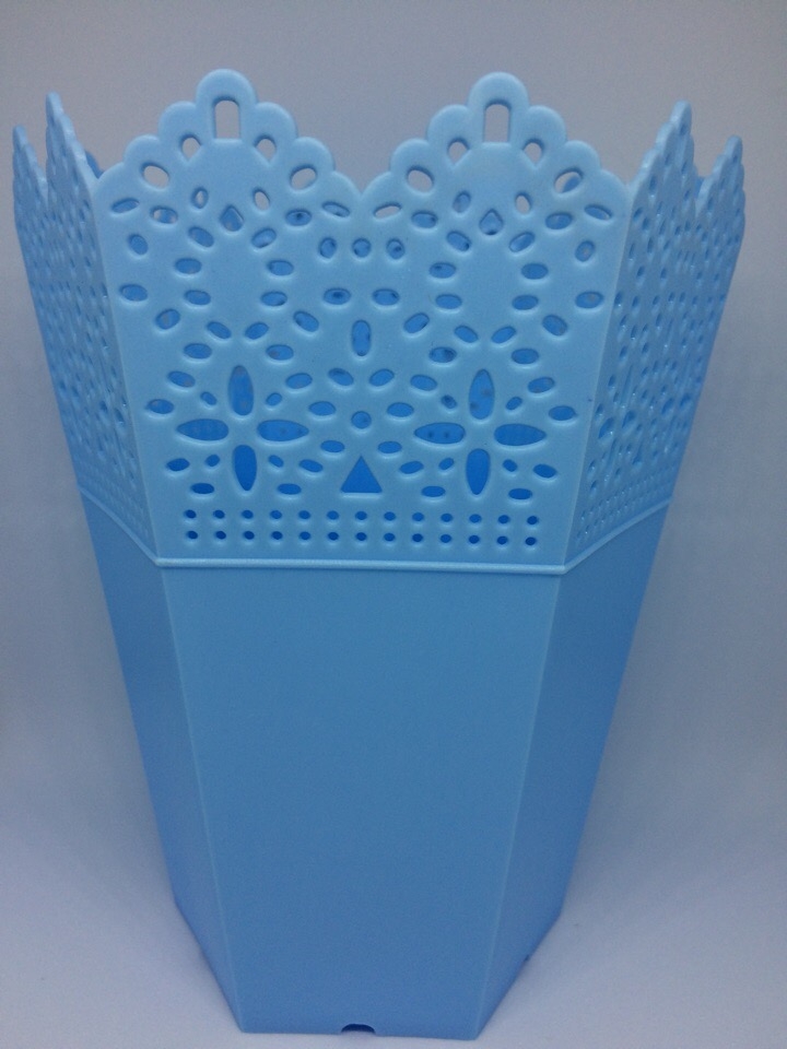 Кашпо пластик ажурный край многоугольник 10 х 14 см голубое